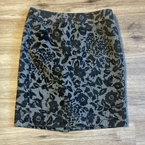 Ann Taylor Black Velvet & Grey Tweed Floral Embossed Skirt Size 6P